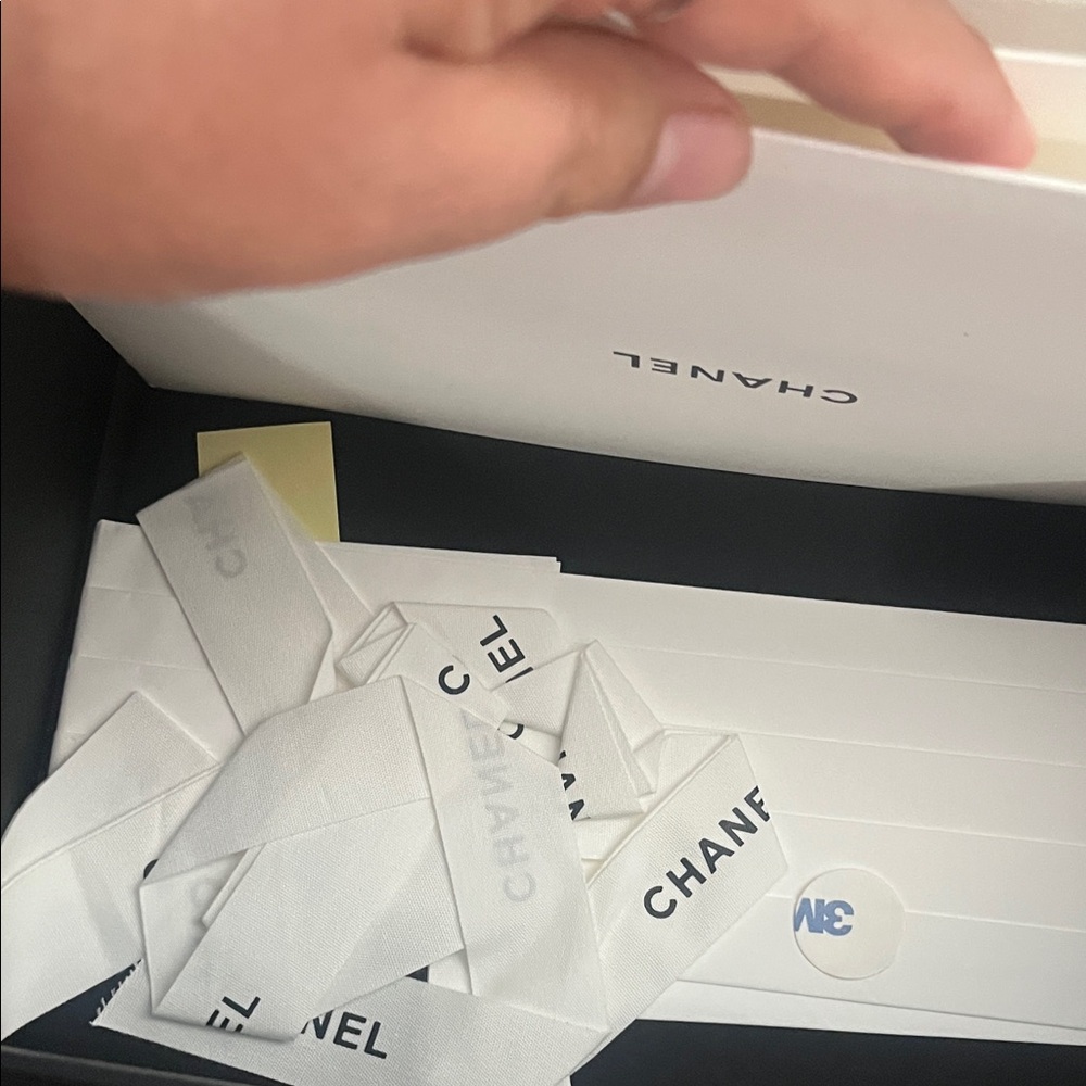 CHANEL Beige Quilted Crossbody Bag with Gold Chain - Picture 15 of 16